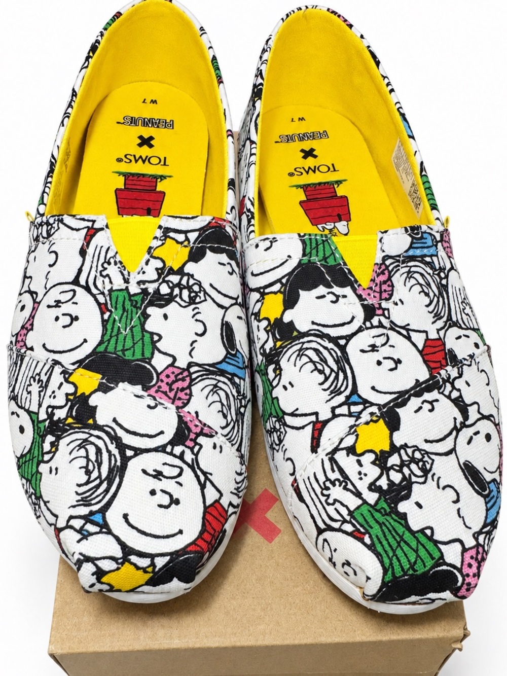 TOMS x Peanuts Women's Slip-On Canvas Shoes in Size 7